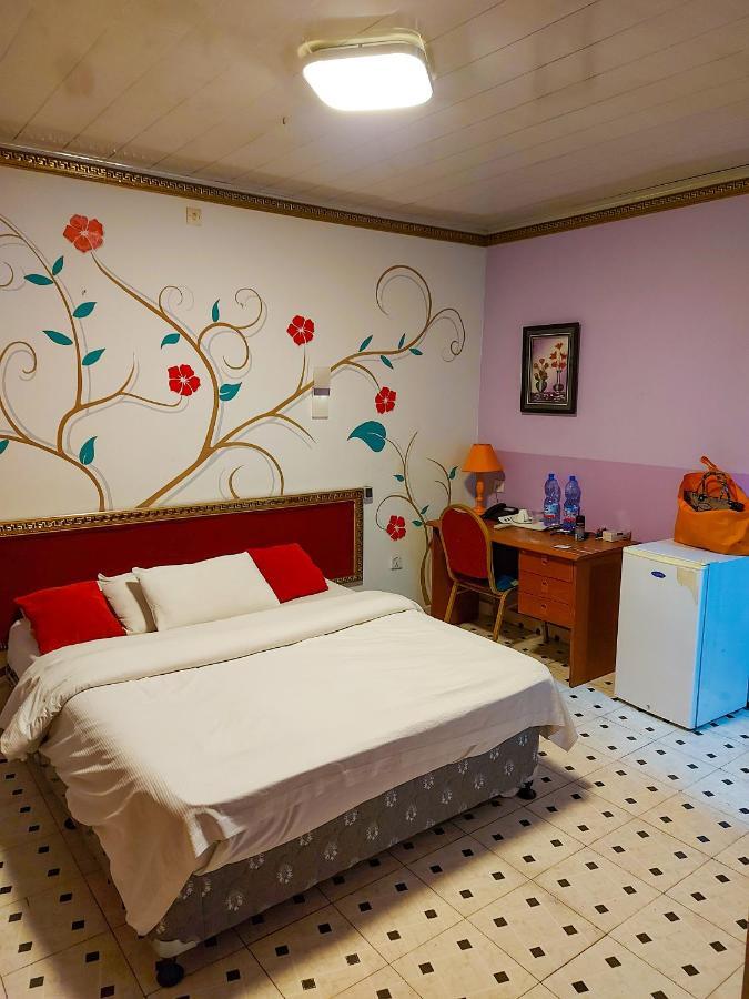 Hotel Relax คินชาซา ภายนอก รูปภาพ