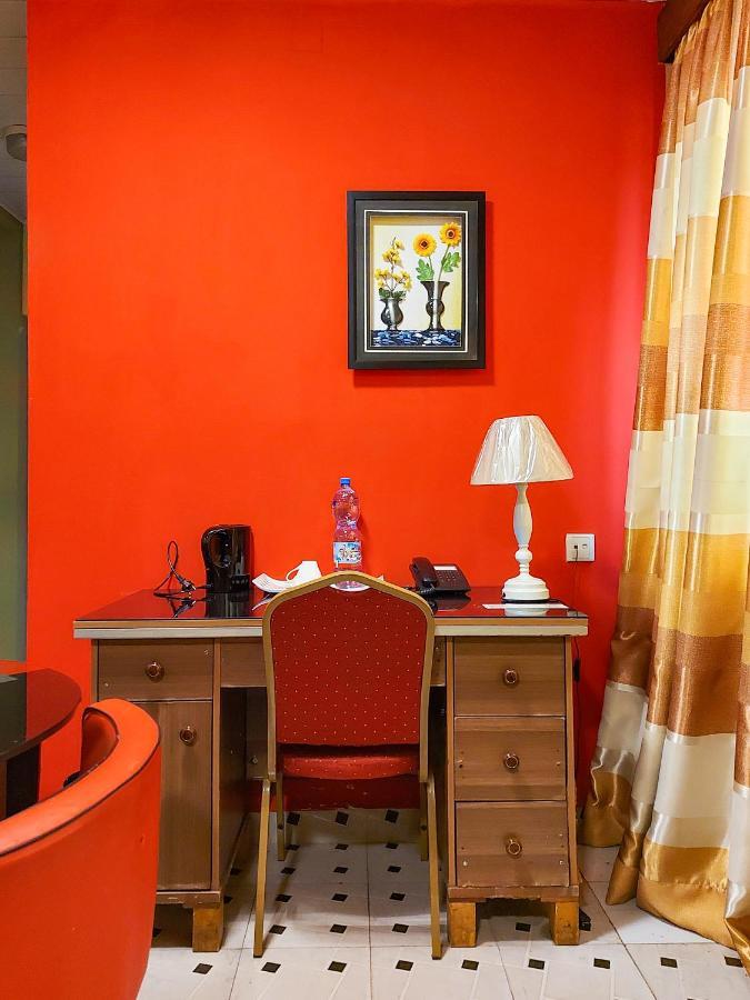Hotel Relax คินชาซา ภายนอก รูปภาพ