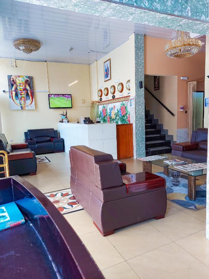 Hotel Relax คินชาซา ภายนอก รูปภาพ